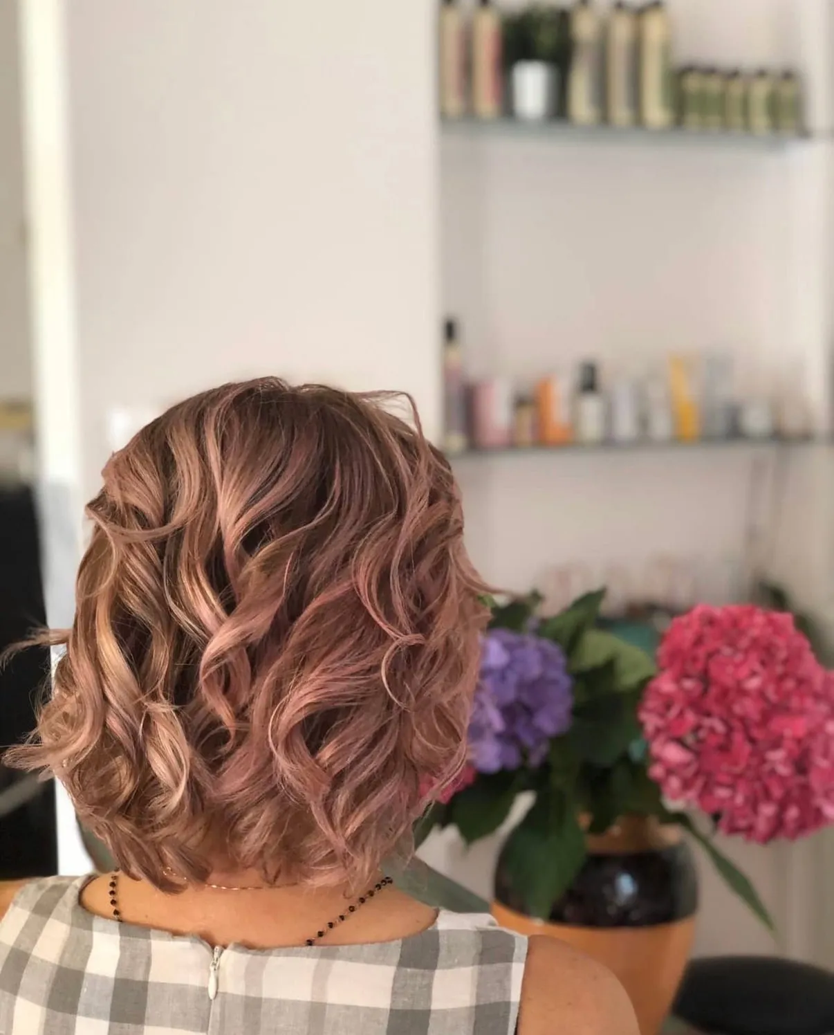 Caschetto mosso rosa cipria