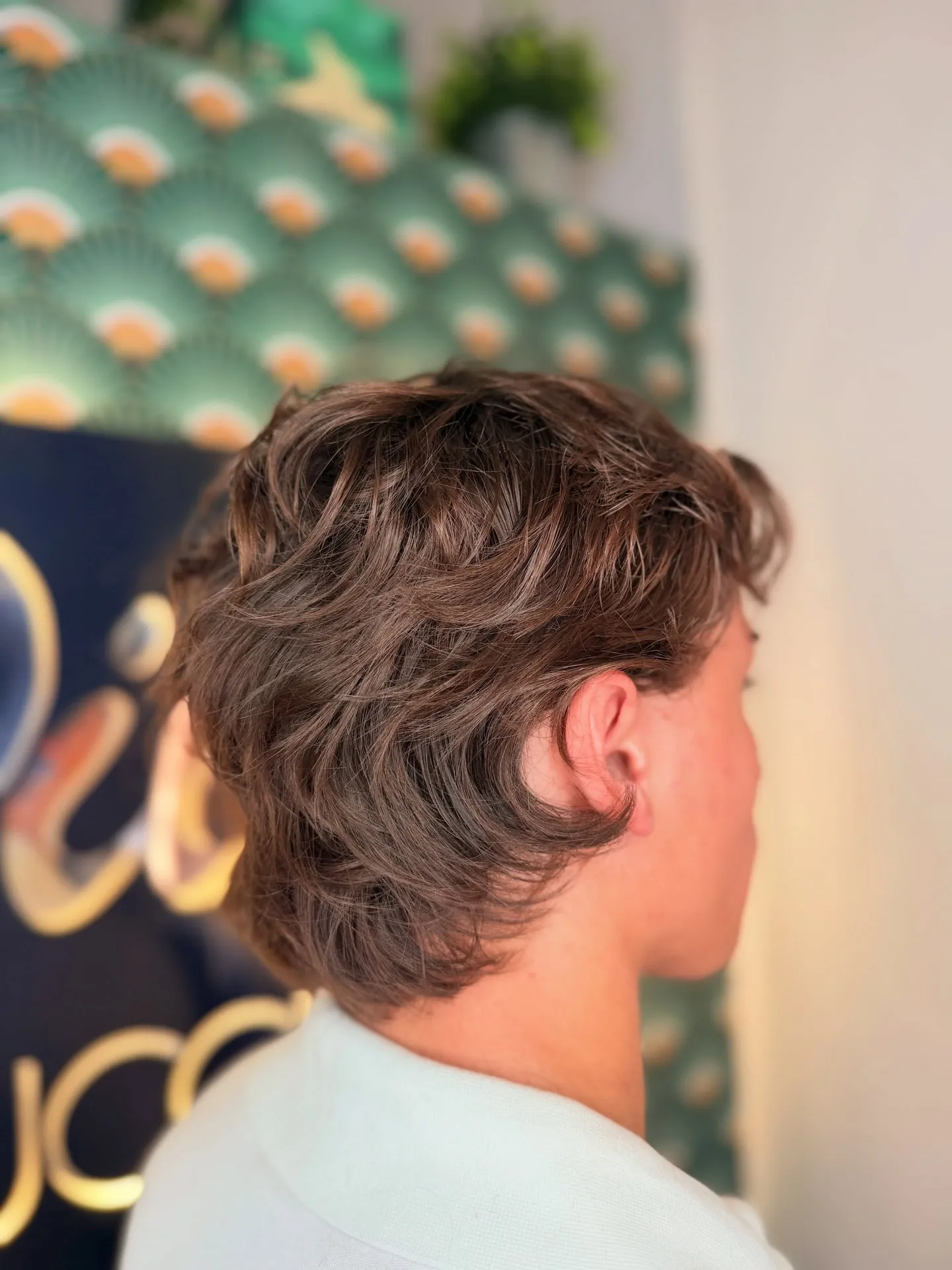 Taglio mullet mosso visto di lato